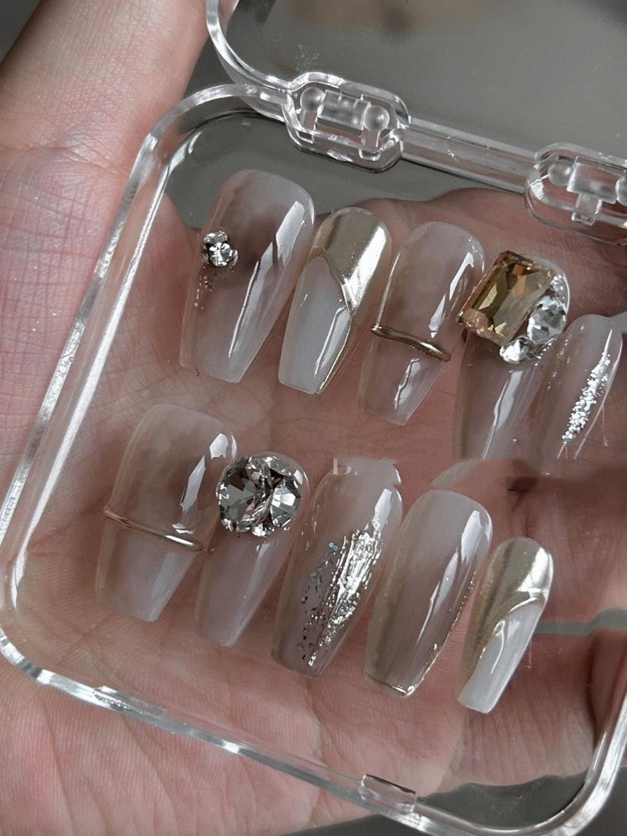 Use el parche con acabado de uñas repetidamente