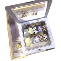 Handgemachter Nagelverschönerungs-Aufnäher mit süßem Karomuster