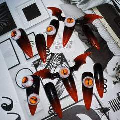 Super Cool Devil Wing Dunkle Persönlichkeit Heißes Mädchen Tragen Rüstung