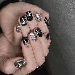 Handgetragener Nagelfleck Kurz Herbst und Winter