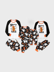 Pijamas familiares de Halloween con estampado de letras y calabazas
