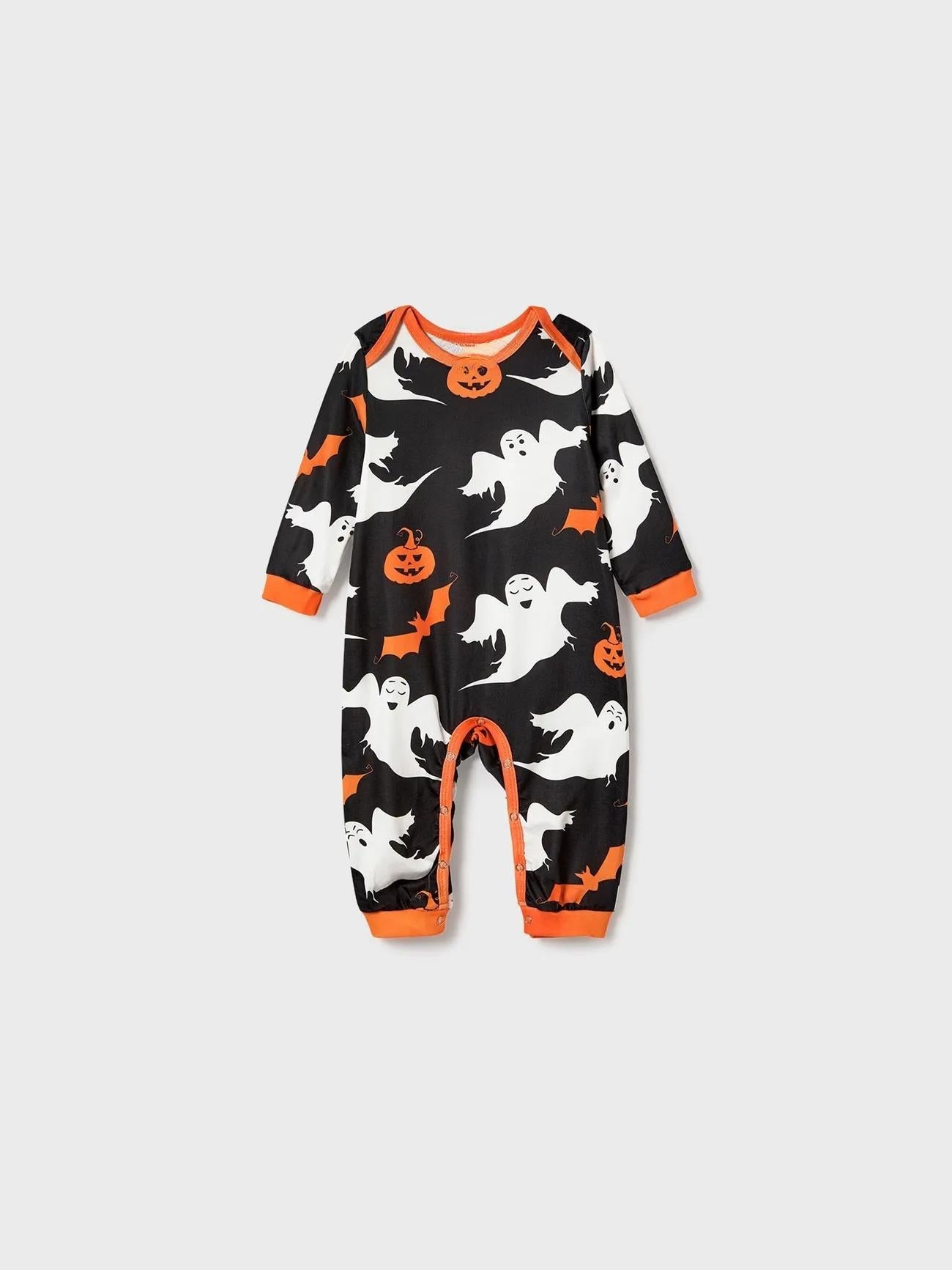 Pijamas familiares de Halloween con estampado de letras y calabazas