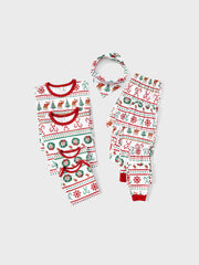 Conjunto de pijama familiar a juego con estampado de árbol de Navidad