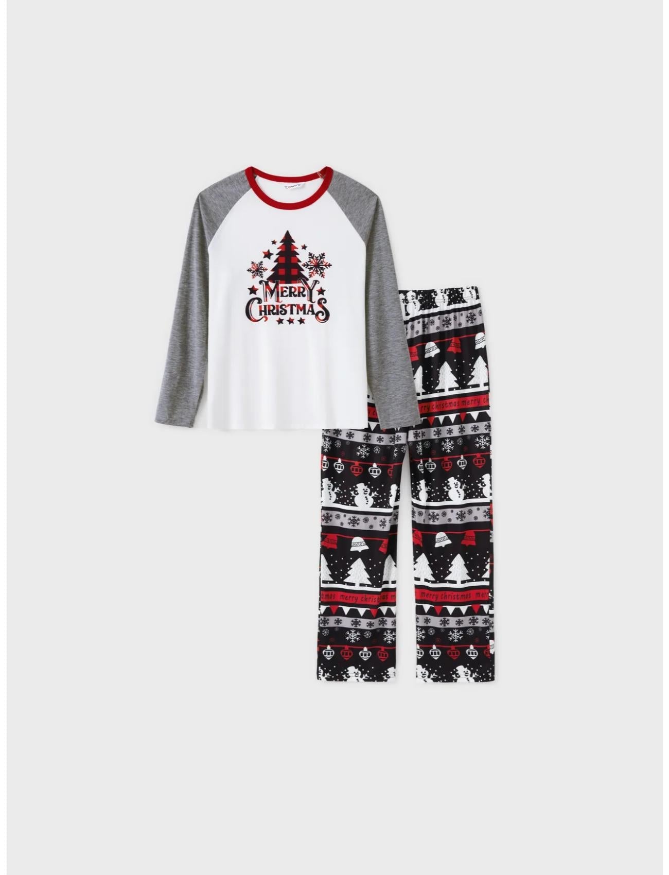 Passende Pyjama-Sets für die ganze Familie mit Weihnachtsbaum- und Schneeflocken-Print