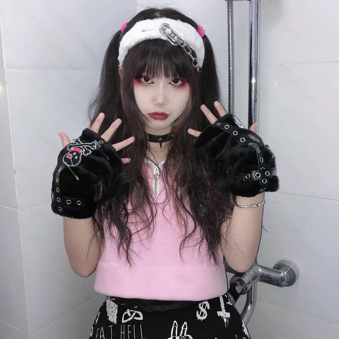 Manga de cinco dedos con calavera peluda negra punk