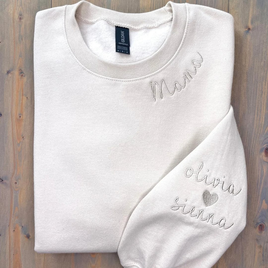 Sudadera de mamá personalizada con nombre de niño en la manga