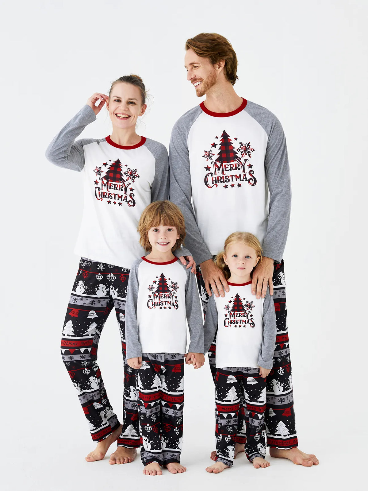 Conjuntos de pijamas familiares a juego con estampado de árbol de Navidad y copos de nieve