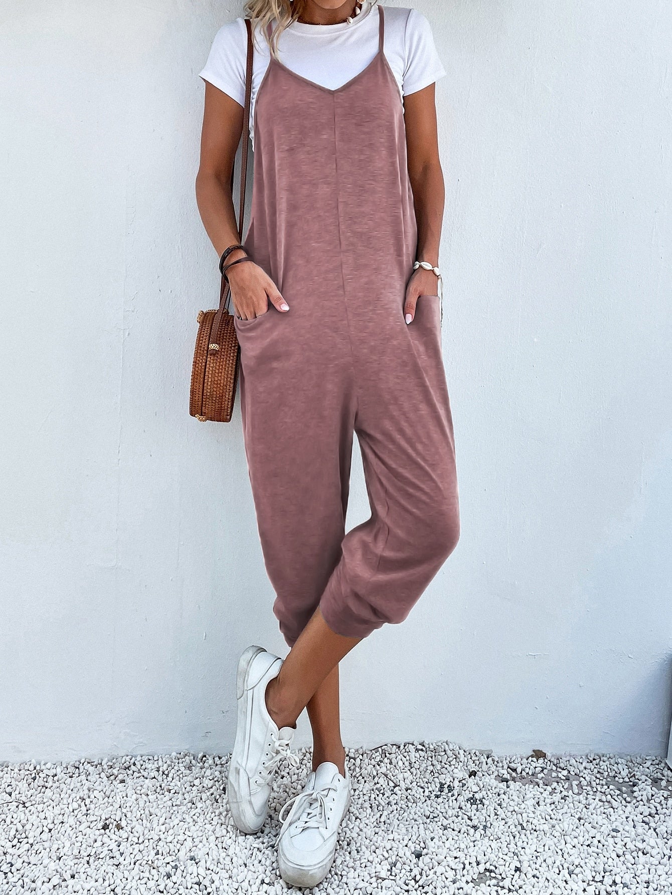 Jumpsuit mit zwei Taschen und Schlüsselloch ohne T-Shirt