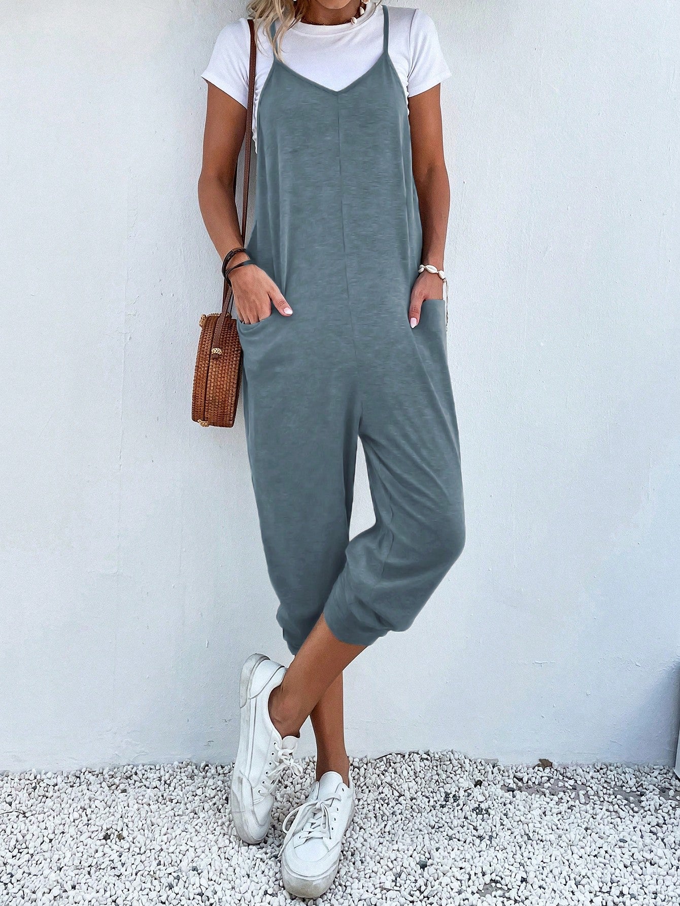 Jumpsuit mit zwei Taschen und Schlüsselloch ohne T-Shirt