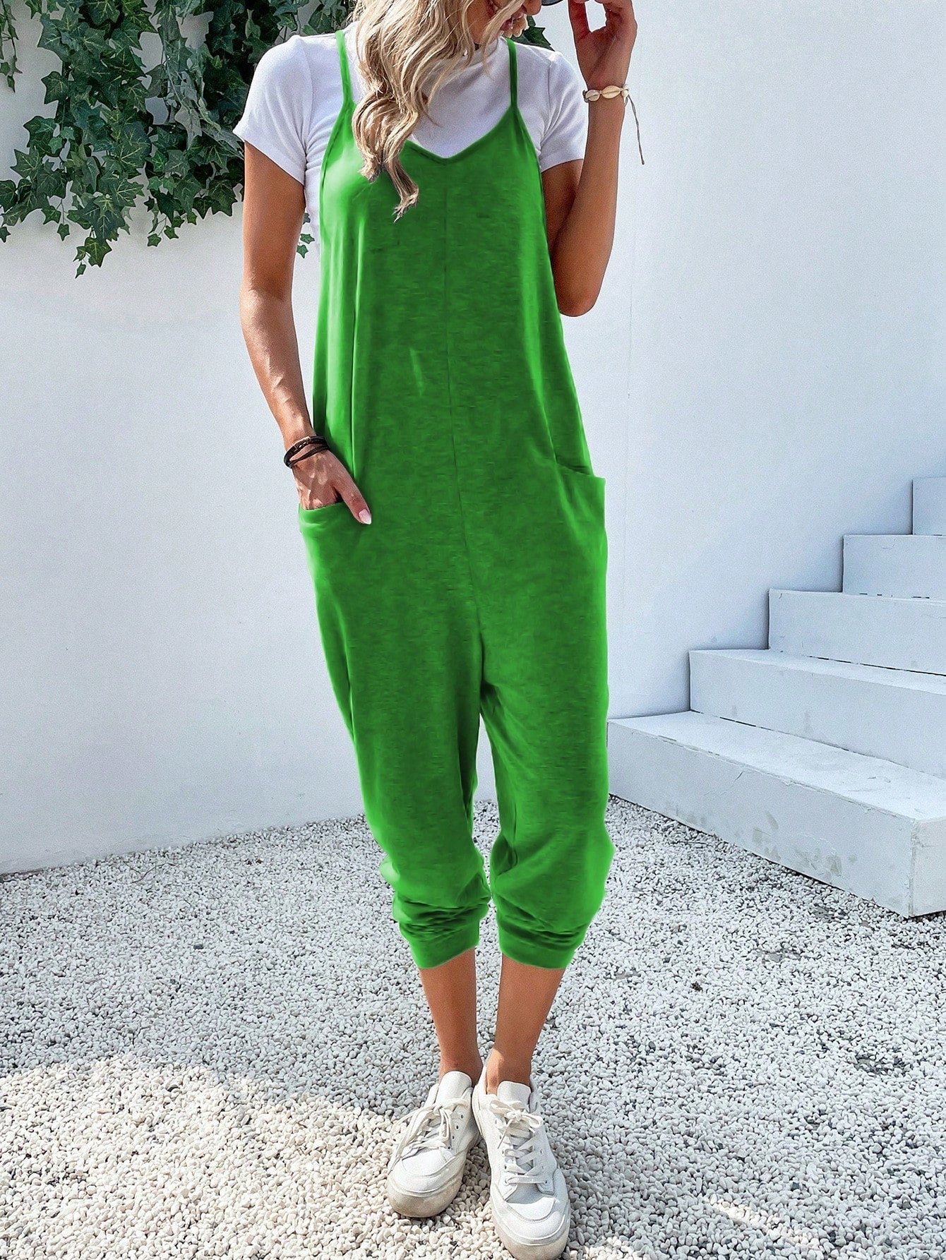 Jumpsuit mit zwei Taschen und Schlüsselloch ohne T-Shirt