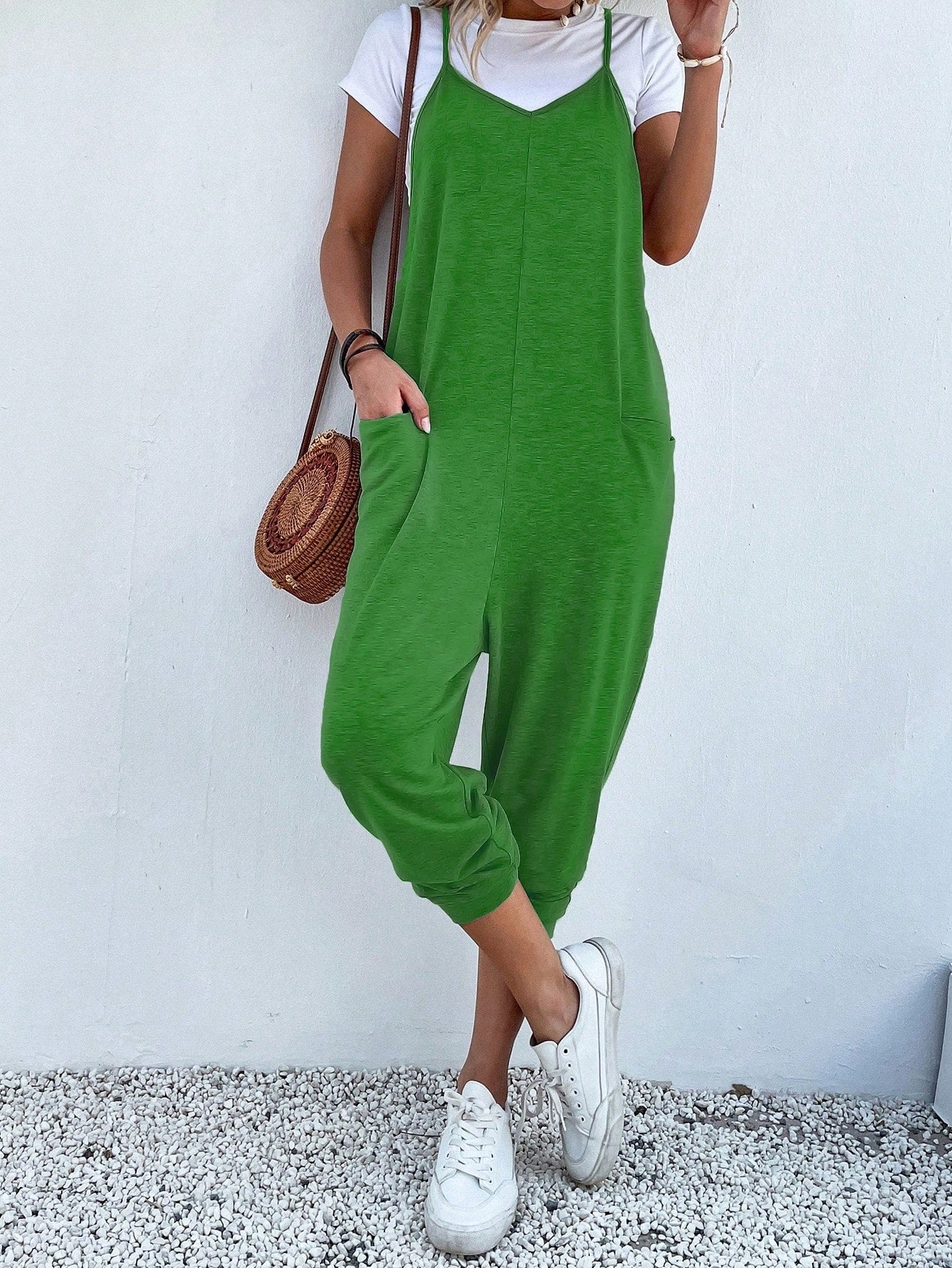 Jumpsuit mit zwei Taschen und Schlüsselloch ohne T-Shirt