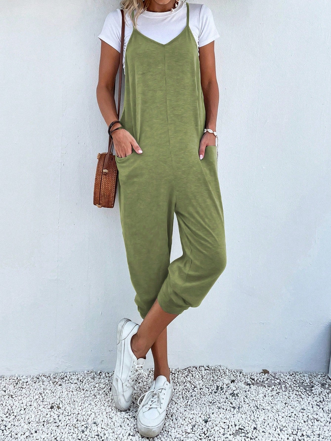 Jumpsuit mit zwei Taschen und Schlüsselloch ohne T-Shirt