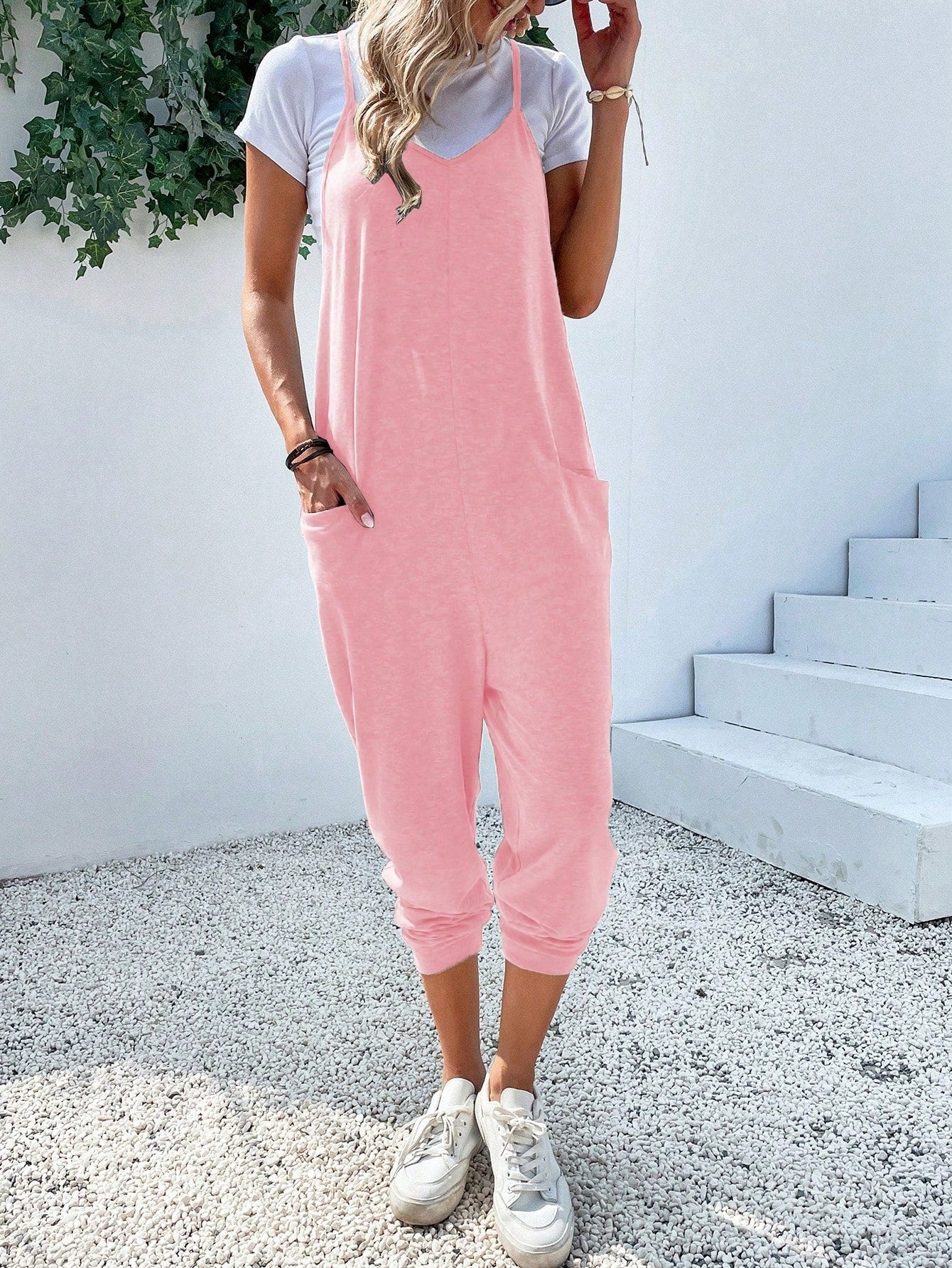 Jumpsuit mit zwei Taschen und Schlüsselloch ohne T-Shirt