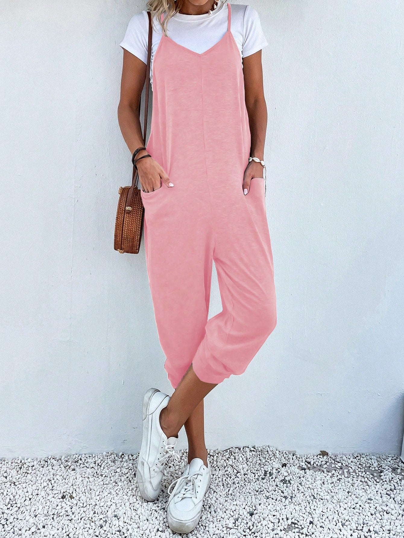 Jumpsuit mit zwei Taschen und Schlüsselloch ohne T-Shirt