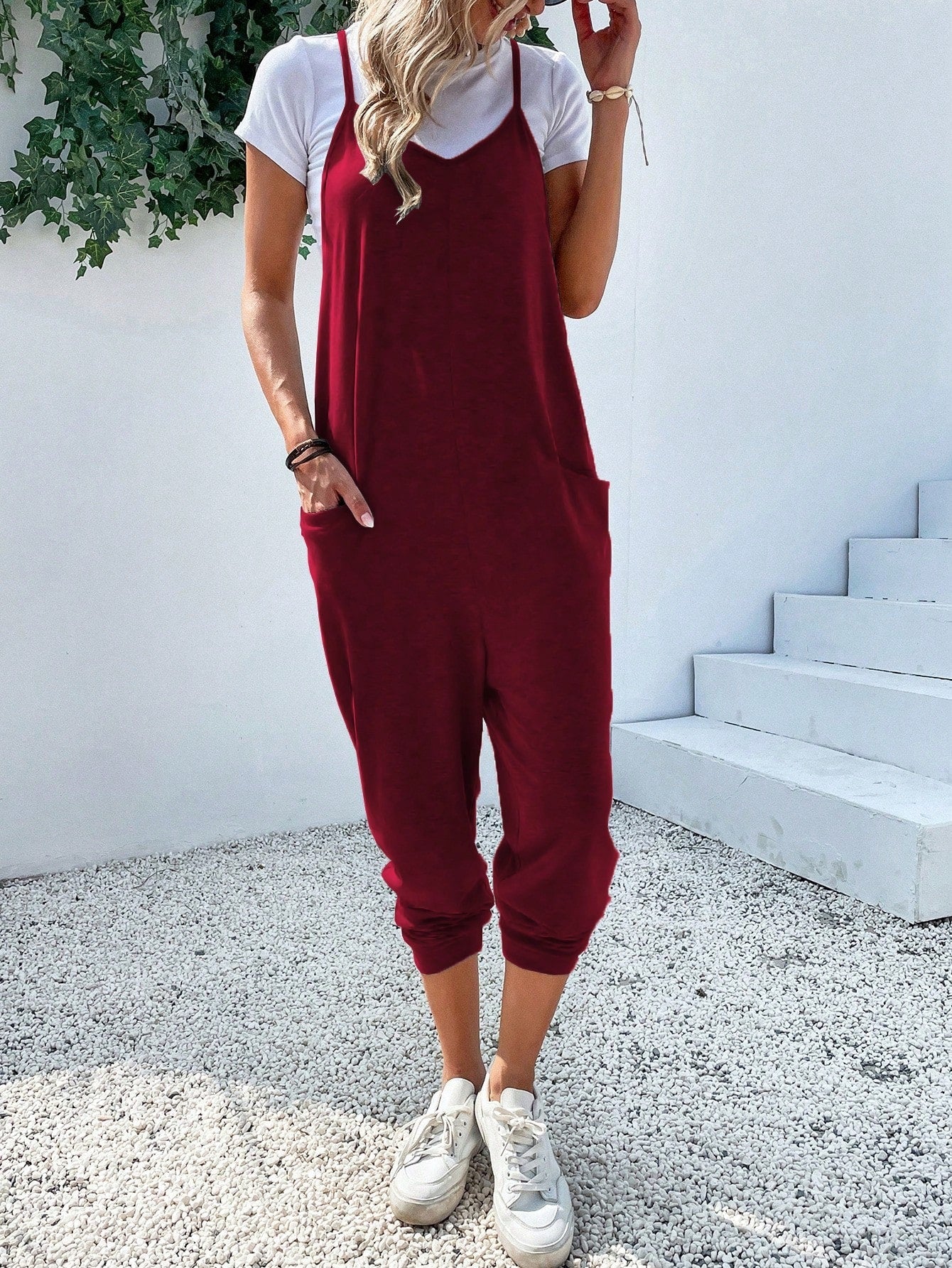 Jumpsuit mit zwei Taschen und Schlüsselloch ohne T-Shirt