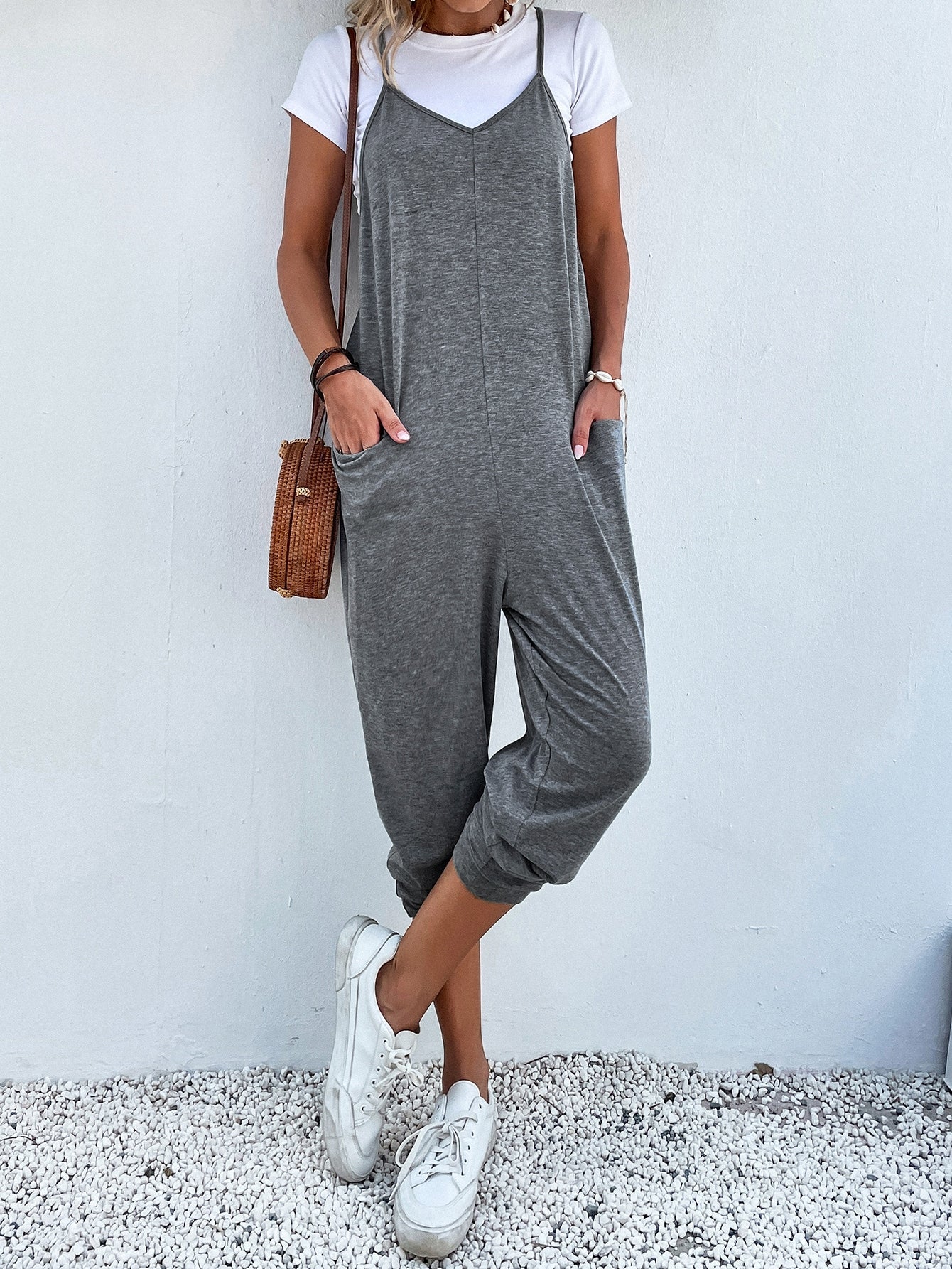 Jumpsuit mit zwei Taschen und Schlüsselloch ohne T-Shirt