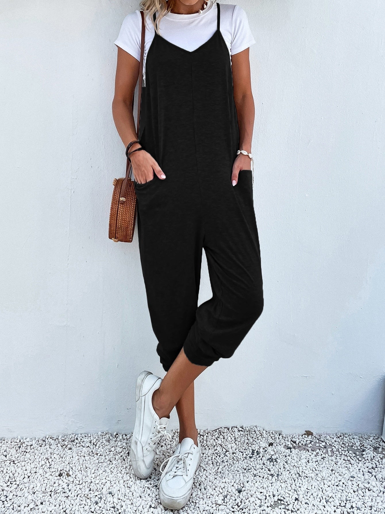 Jumpsuit mit zwei Taschen und Schlüsselloch ohne T-Shirt