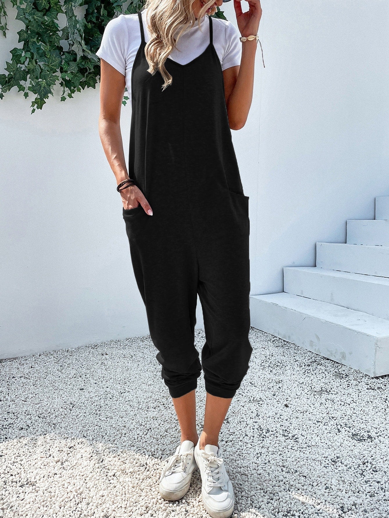 Jumpsuit mit zwei Taschen und Schlüsselloch ohne T-Shirt