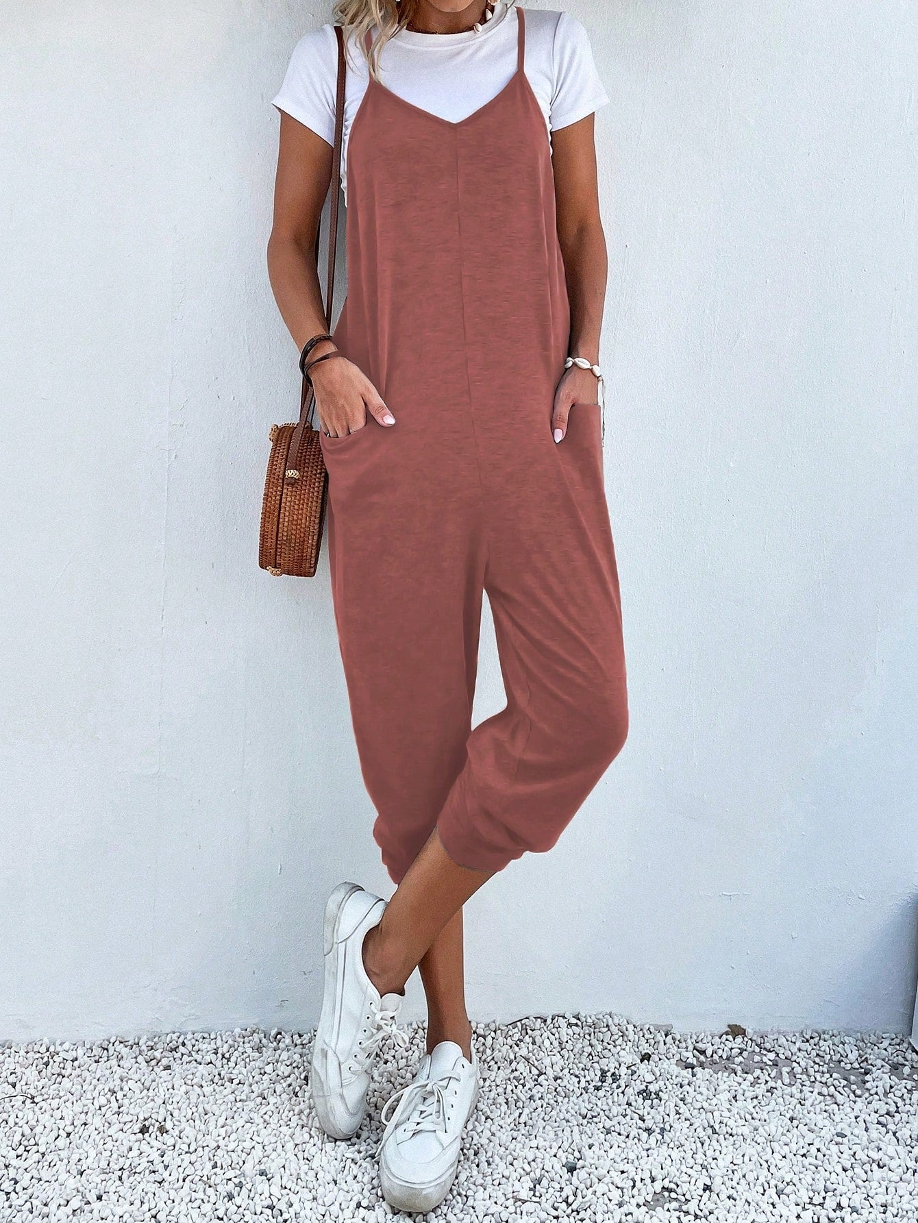 Jumpsuit mit zwei Taschen und Schlüsselloch ohne T-Shirt