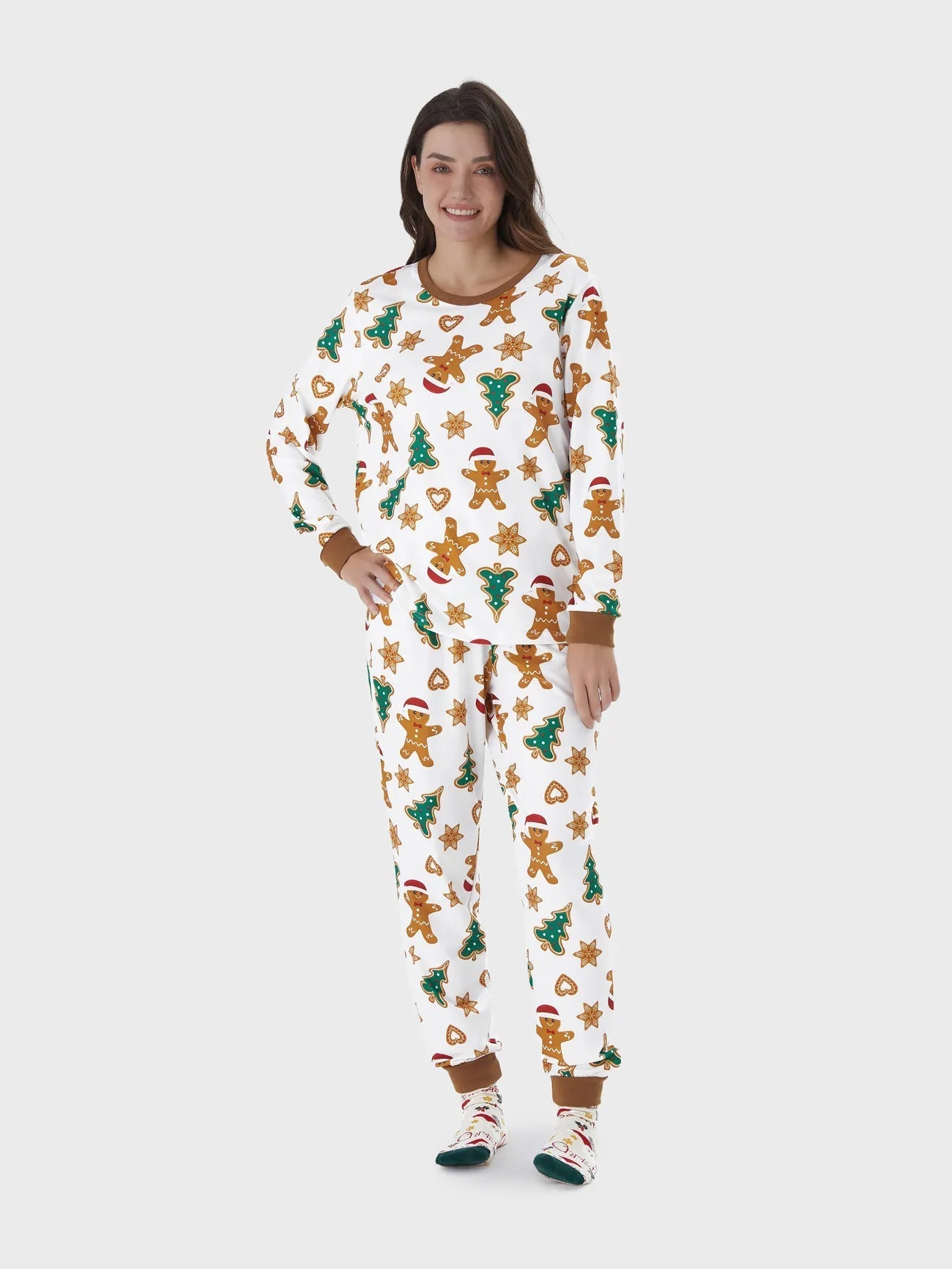 Conjunto de pijama familiar a juego con estampado de pan de jengibre