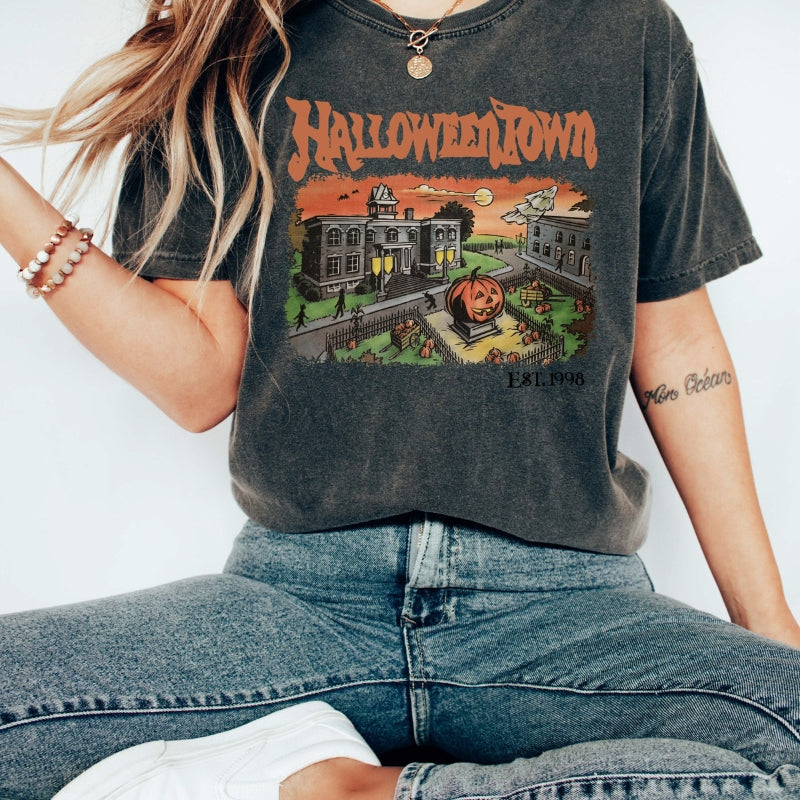 Halloweentown University Retro Halloween Grafik T-Shirt