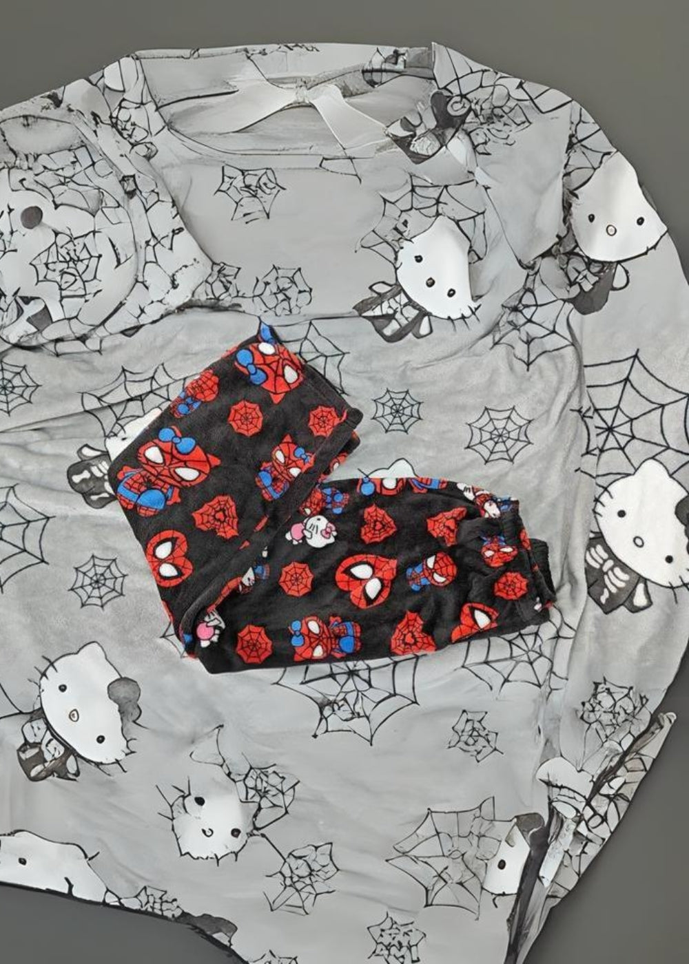 Pijama holgado de Hello Kitty Spider-Man