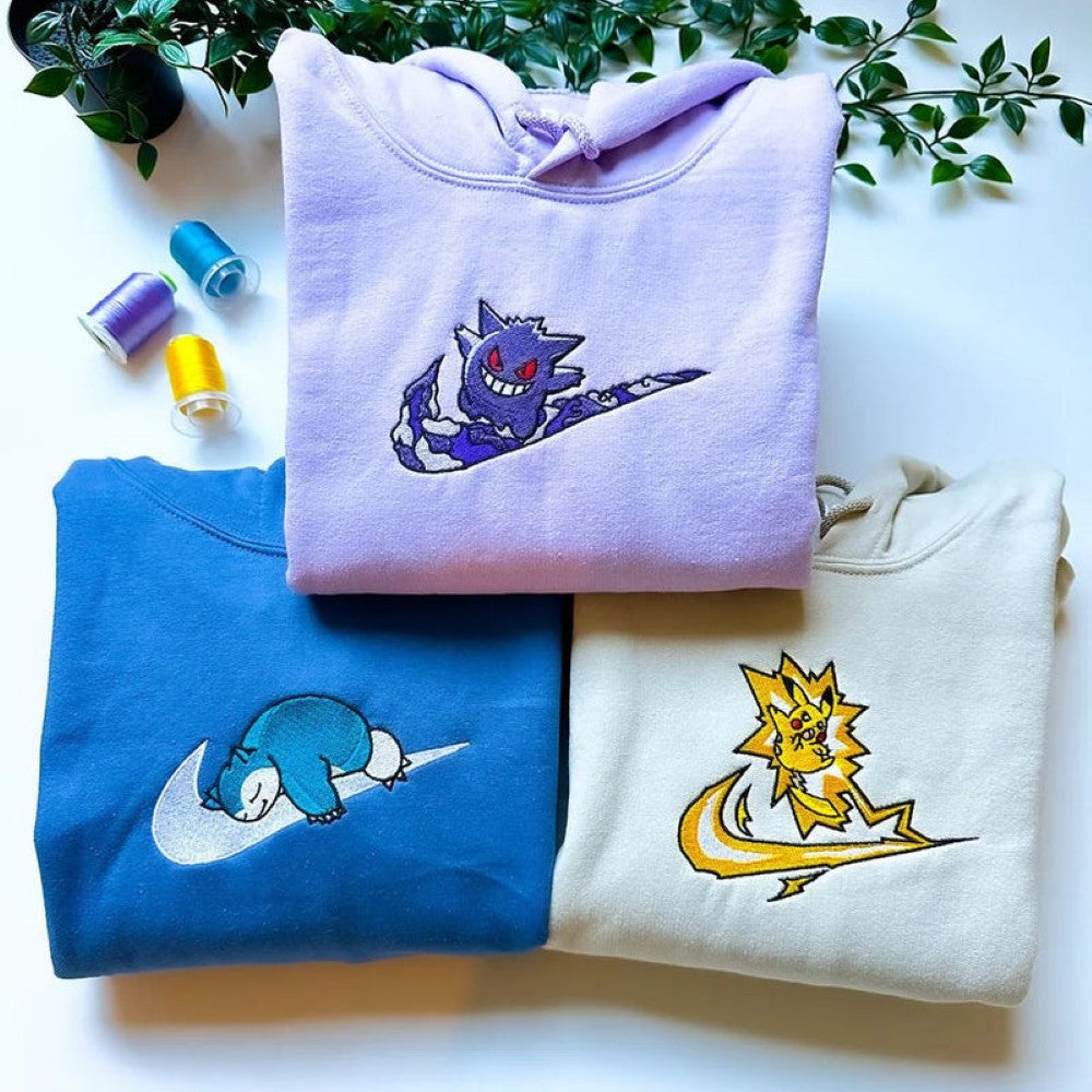 Sudadera con capucha gráfica de Pokémon con diseño urbano