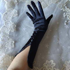 Guantes de satén para vestido de novia de fotógrafo de estudio