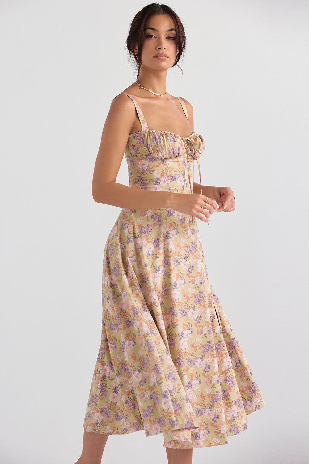 Figurformendes Kleid mit Blumen-Bustier und bauchfreiem Design