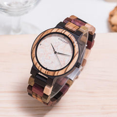 Reloj de madera informal