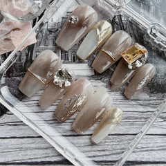 Use el parche con acabado de uñas repetidamente