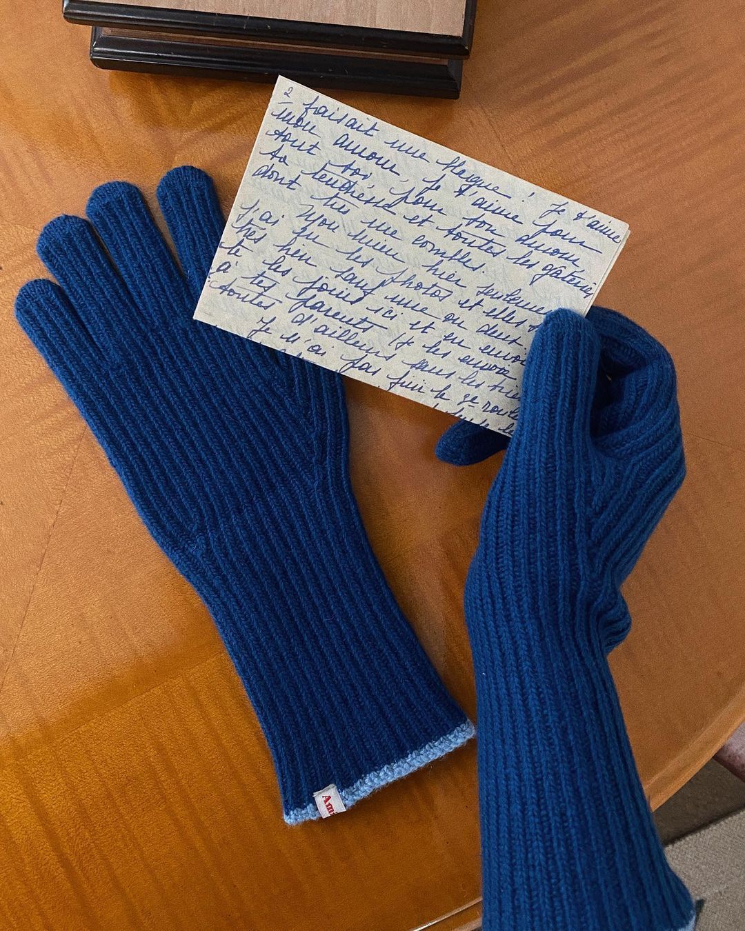 Guantes de cinco dedos de lana de punto con contraste de color
