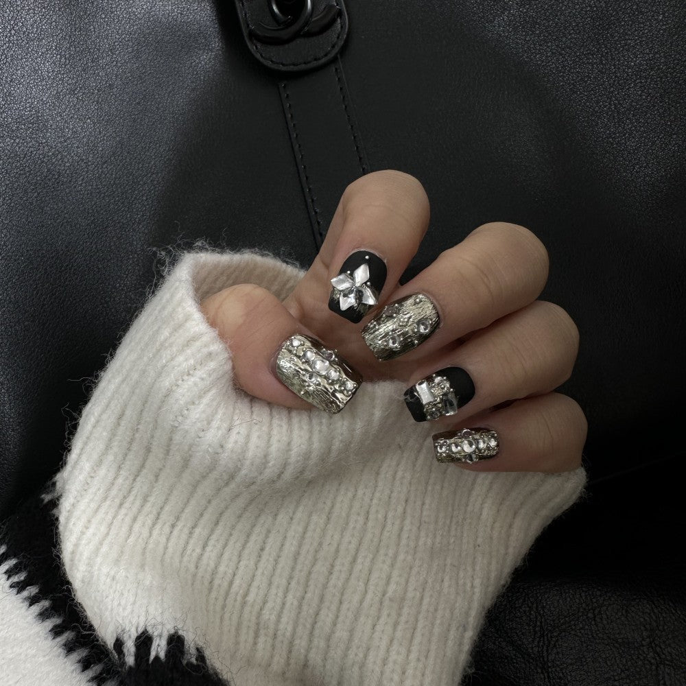 Handgetragener Nagelfleck Kurz Herbst und Winter