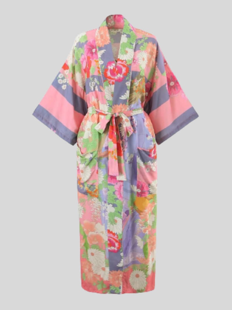 Hermosa chaqueta kimono de manga corta con estampado largo para fiesta