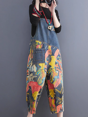 Klassische Latzhose mit Denim-Taschen und Print