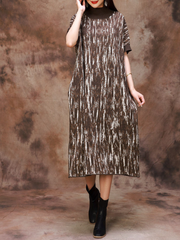 Vestido midi de punto con cuello medio y estampado de camuflaje a la moda