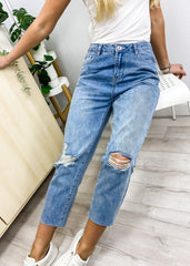 Zerrissene Boyfriendjeans mit hoher Taille