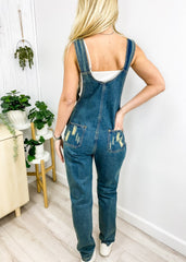 Denim-Latzhose mit Taschen und konischem Bein