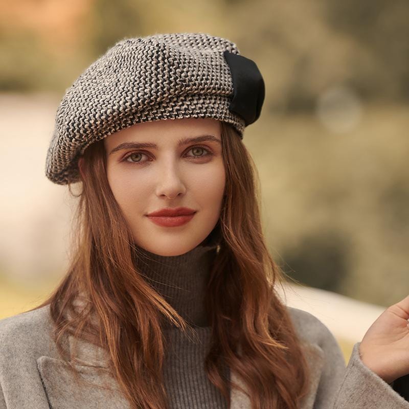 Reversed Bow Textured Beret