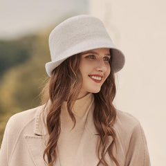 Sombrero cloche de lana minimalista