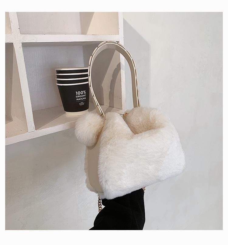 Flauschige Pompom-Handtasche