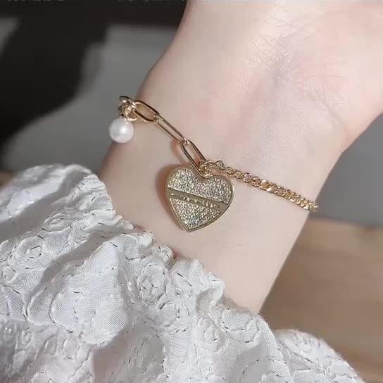 Heart Pendant Asymmetrical Bracelet with Pearl