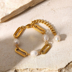 Pulsera de cadena de oro y perlas