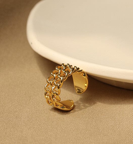 Anillo de oro con eslabones de cadena de doble capa