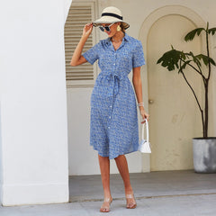 Vestido con cuello fruncido y botones de margaritas