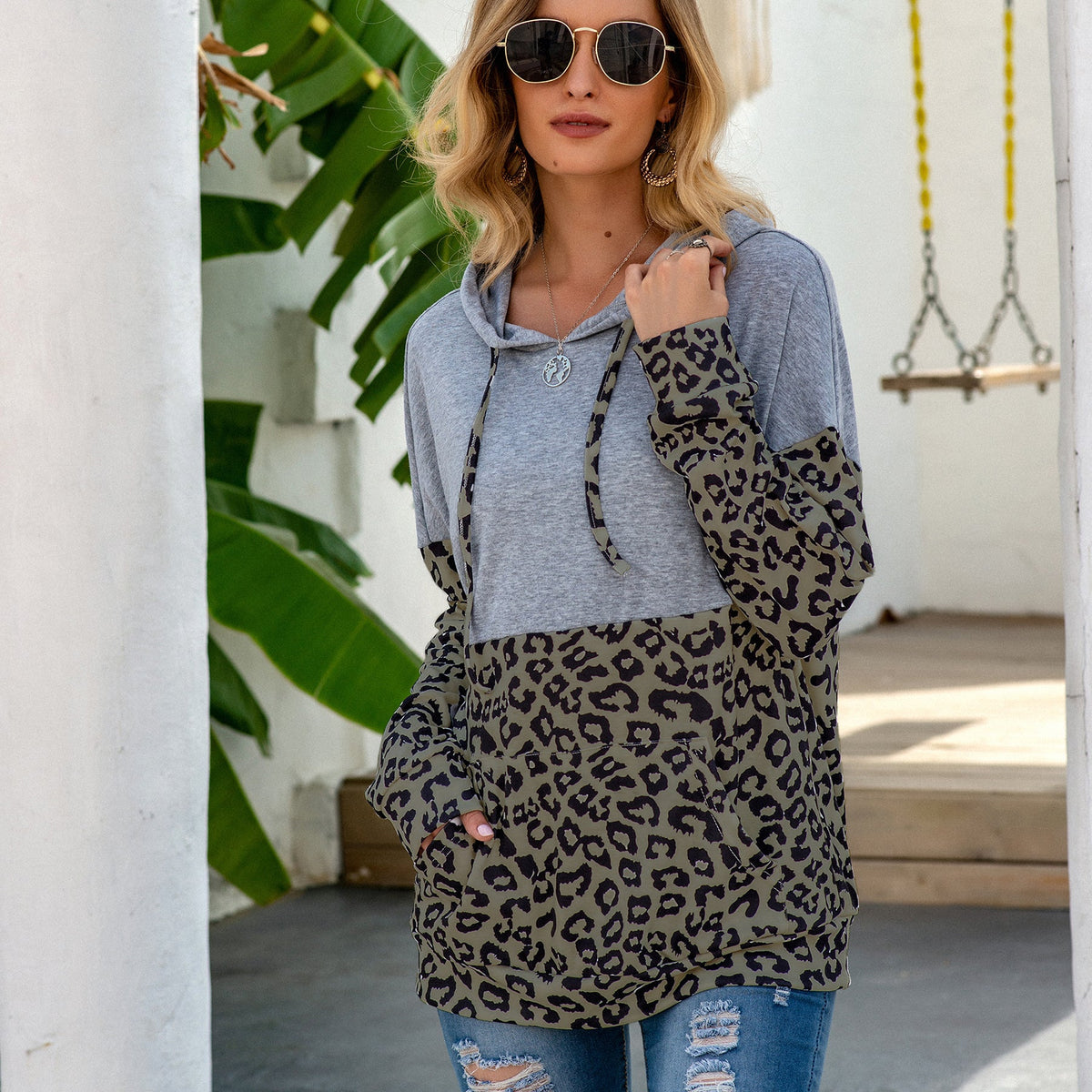 Sudadera con capucha y estampado de leopardo en dos tonos