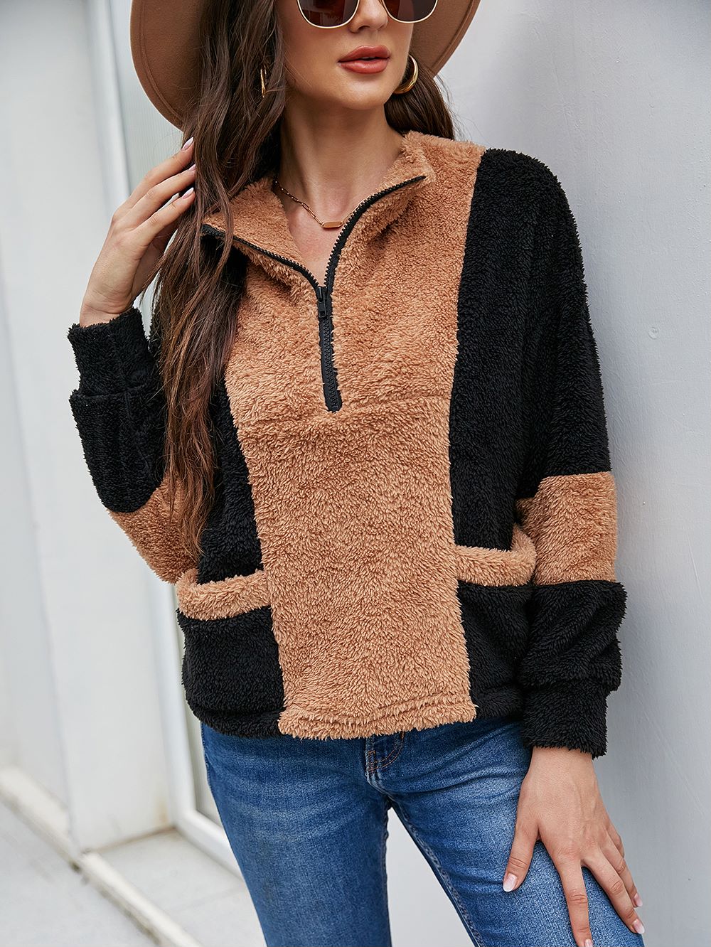 Teddy-Pullover mit Reißverschluss und Farbblockdesign