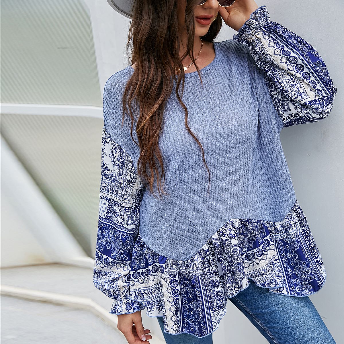 Zweifarbiger Pullover mit Paisley-Print