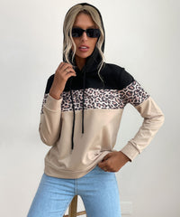 Dreifarbiger Hoodie mit Leopardenmuster 