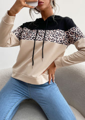 Dreifarbiger Hoodie mit Leopardenmuster 